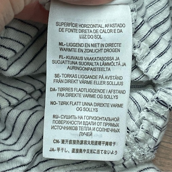 Boden women’s striped v neck tee shirt - Picture 9 of 10